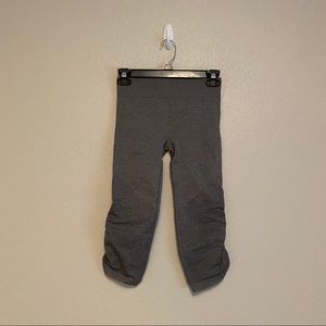 Ivivva cropped gray leggings